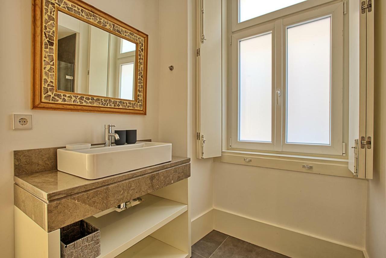 Myplacelisbon - Luxury Trindade I Apartment Bagian luar foto